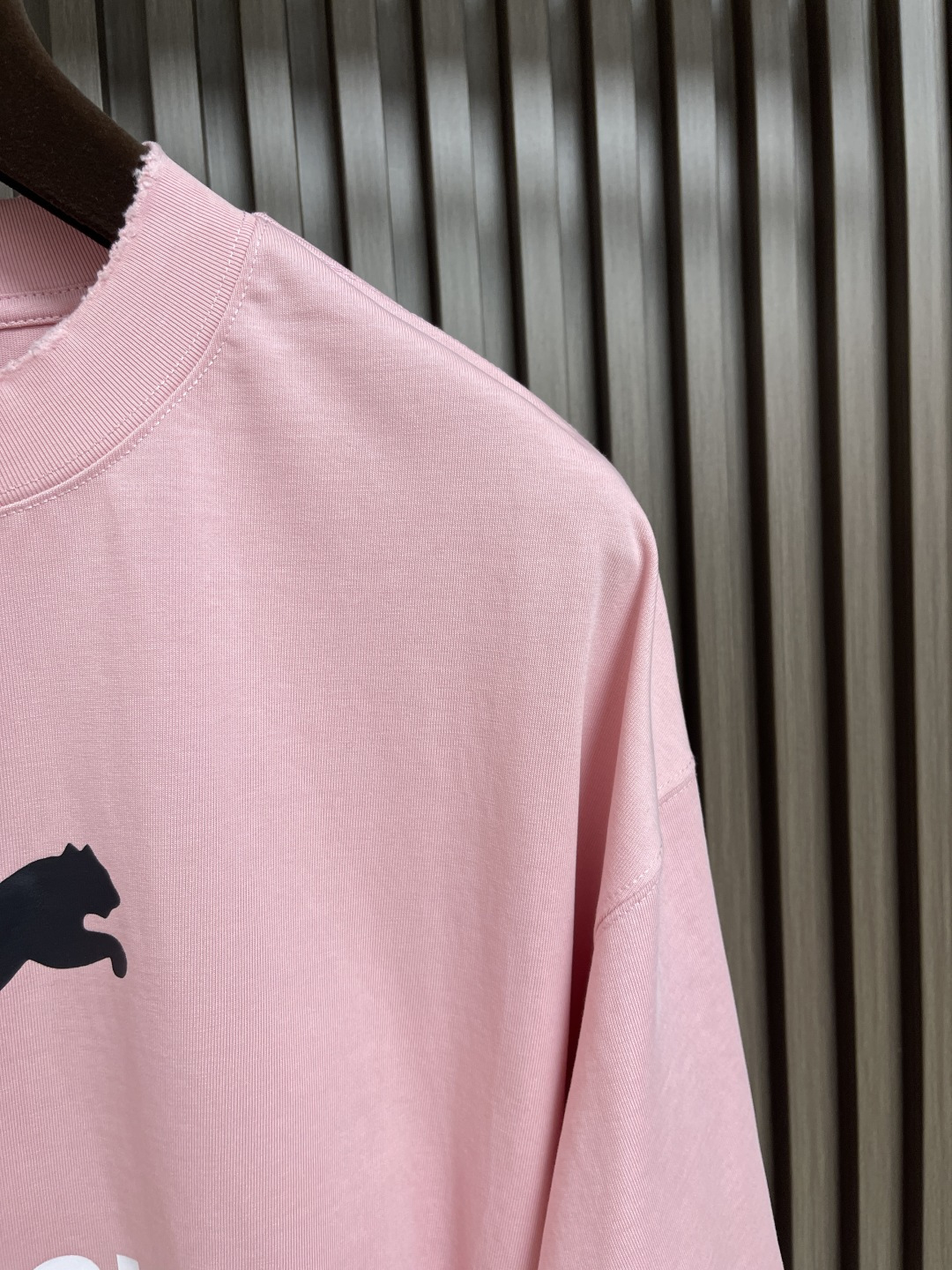 🛒🛒Balenciaga 联名Puma系列印花洗水短袖T恤，面料采用定织定染全棉双纱。克重260克，布面