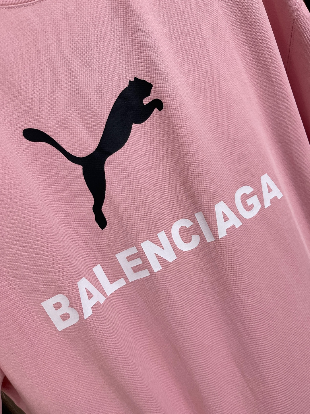 🛒🛒Balenciaga 联名Puma系列印花洗水短袖T恤，面料采用定织定染全棉双纱。克重260克，布面