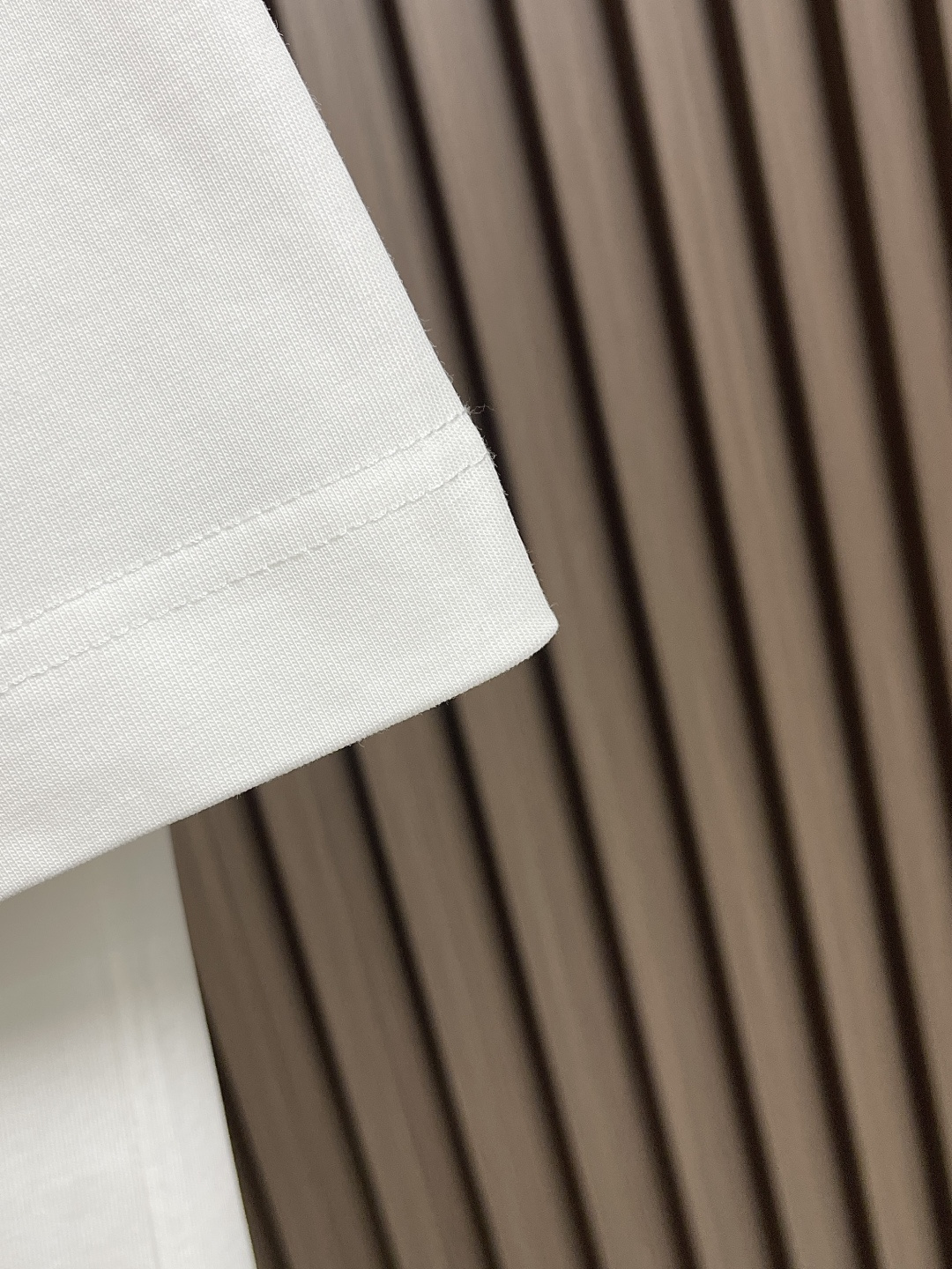 🛒🛒Burberry 骑士印章棉质混纺短袖T恤 选用棉质混纺材质打造，呈现休闲版型。点缀复古感骑士印章印