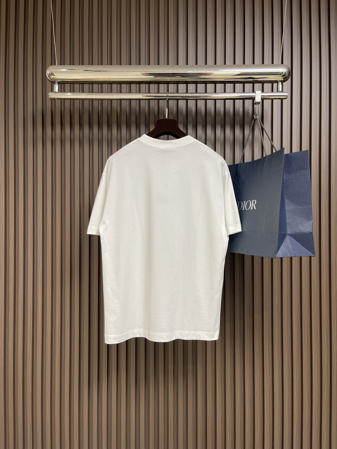 🛒🛒Burberry 骑士印章棉质混纺短袖T恤 选用棉质混纺材质打造，呈现休闲版型。点缀复古感骑士印章印