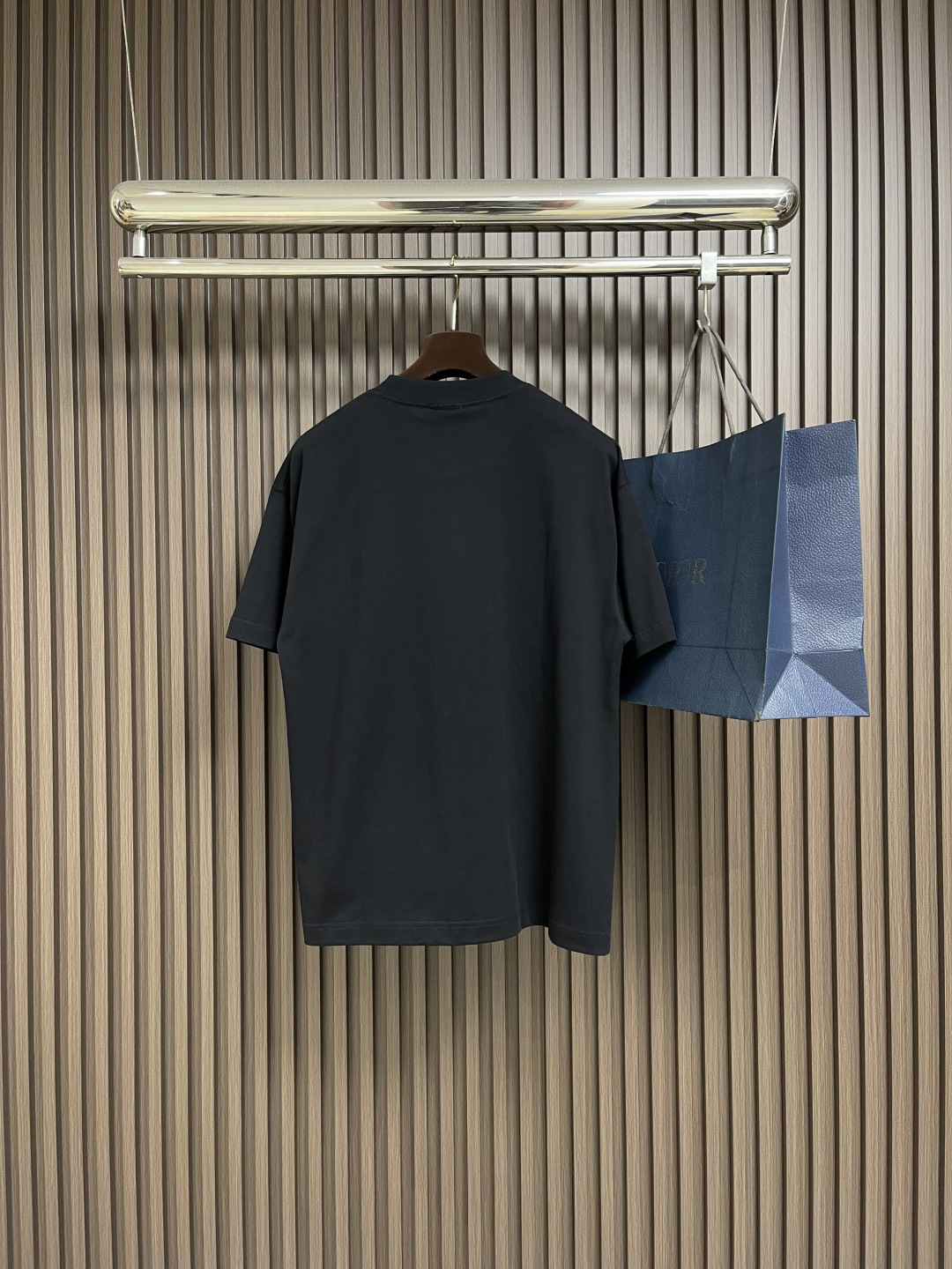 🛒🛒Burberry 骑士印章棉质混纺短袖T恤 选用棉质混纺材质打造，呈现休闲版型。点缀复古感骑士印章印