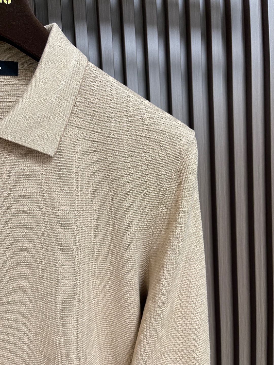 🛒🛒kiton 三扣翻领针织长袖毛衣 精选优质面料，轻盈蓬松却比普通羊毛更保暖，室内外自由切换，告别臃肿