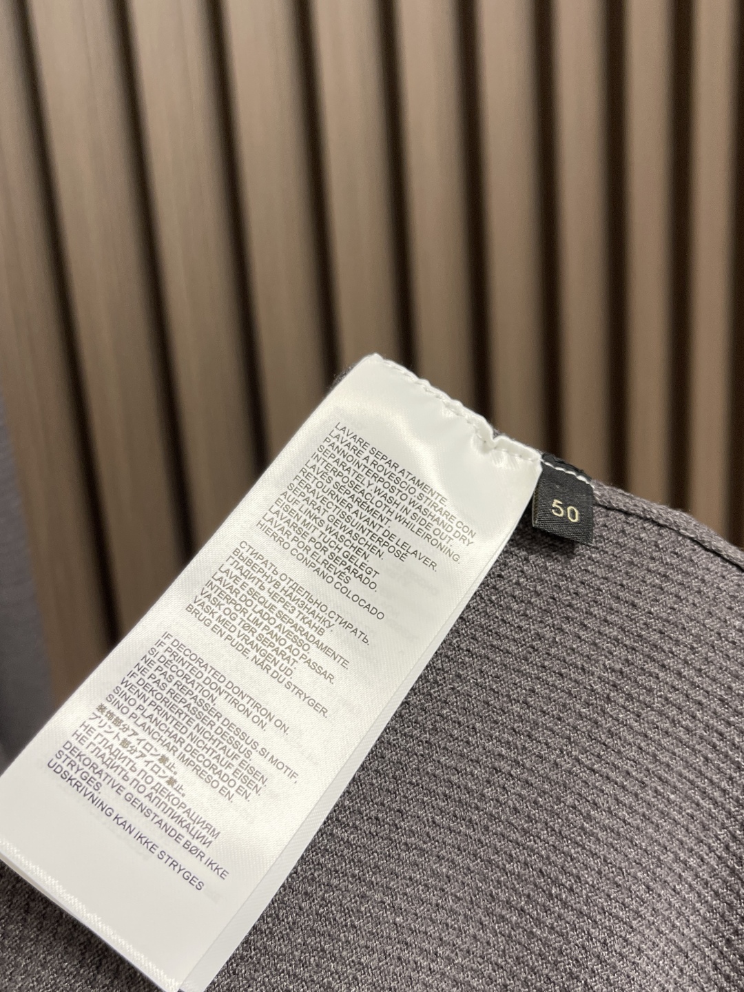 🛒🛒kiton 三扣翻领针织长袖毛衣 精选优质面料，轻盈蓬松却比普通羊毛更保暖，室内外自由切换，告别臃肿