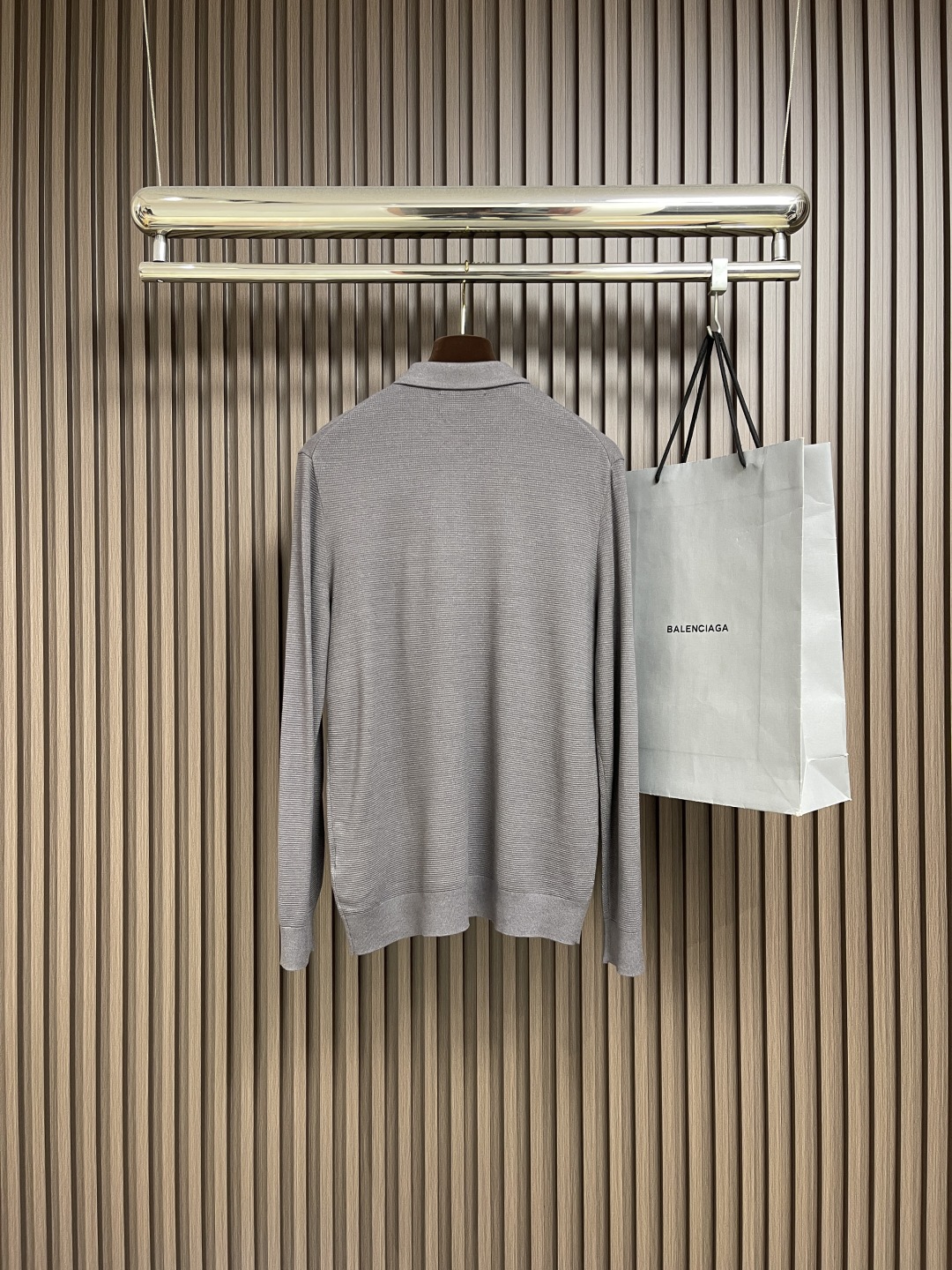 🛒🛒kiton 三扣翻领针织长袖毛衣 精选优质面料，轻盈蓬松却比普通羊毛更保暖，室内外自由切换，告别臃肿