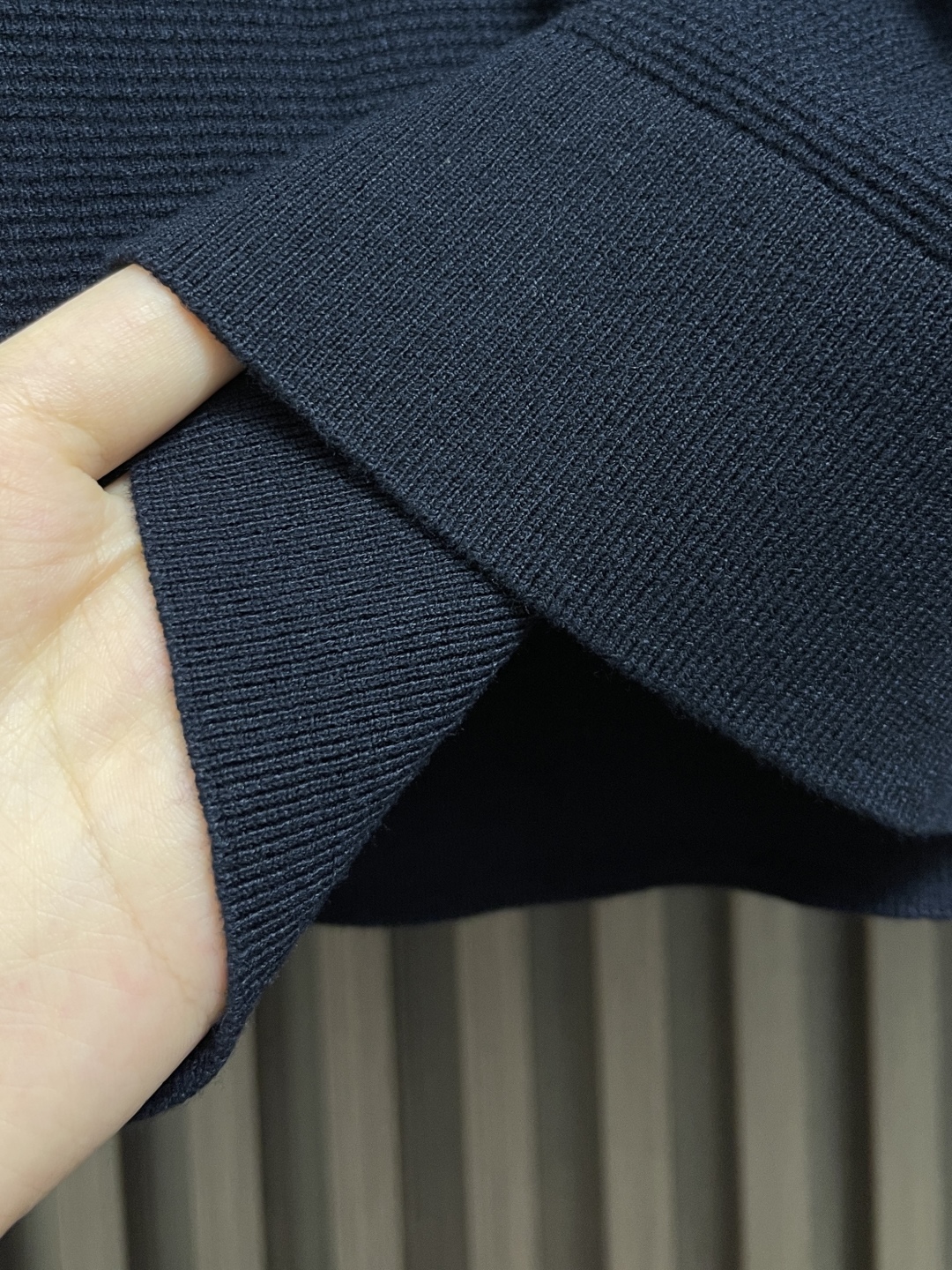🛒🛒kiton 三扣翻领针织长袖毛衣 精选优质面料，轻盈蓬松却比普通羊毛更保暖，室内外自由切换，告别臃肿