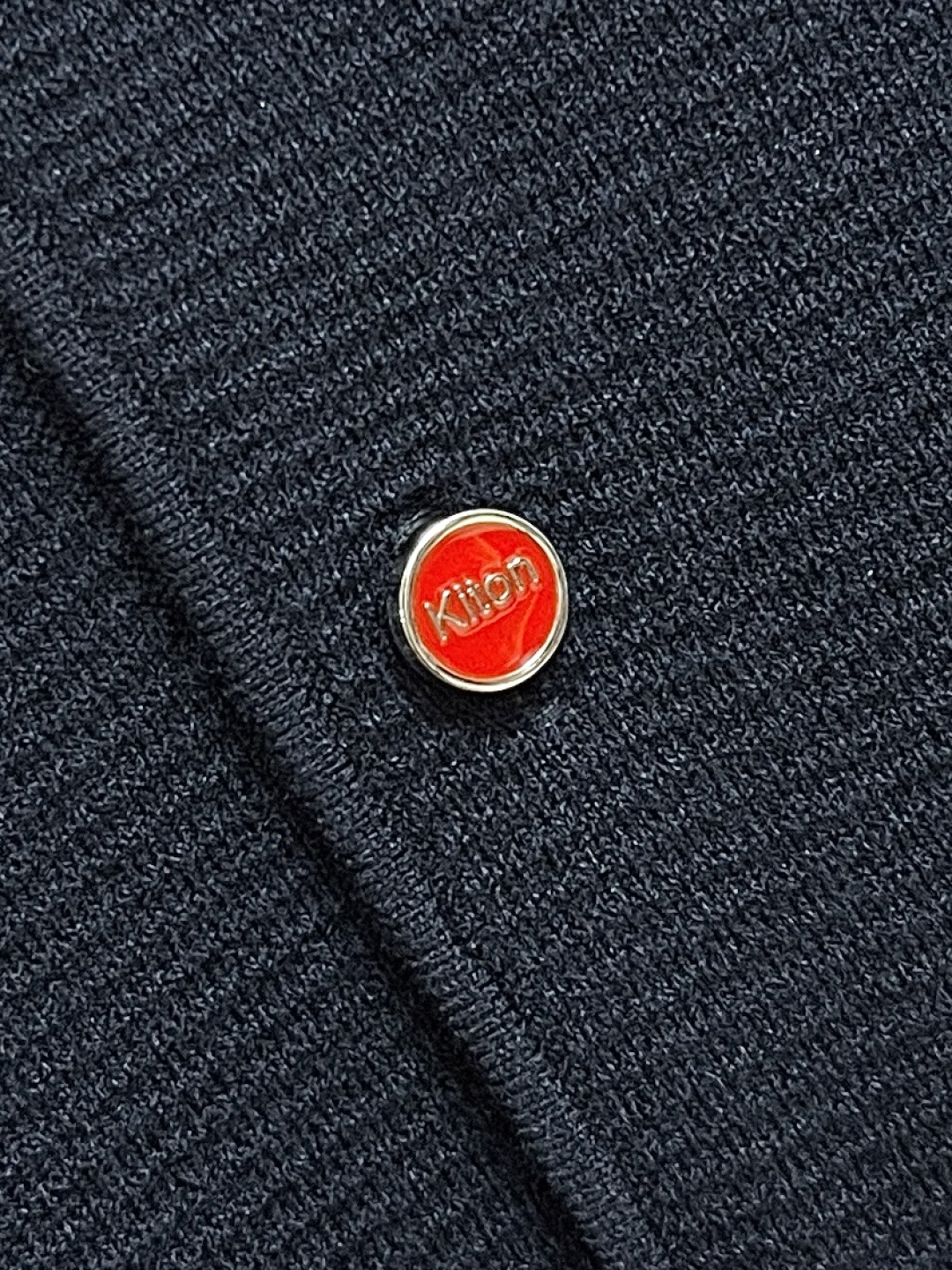 🛒🛒kiton 三扣翻领针织长袖毛衣 精选优质面料，轻盈蓬松却比普通羊毛更保暖，室内外自由切换，告别臃肿