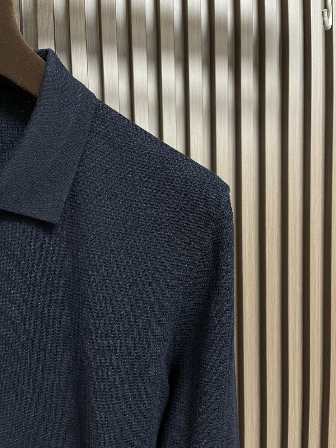 🛒🛒kiton 三扣翻领针织长袖毛衣 精选优质面料，轻盈蓬松却比普通羊毛更保暖，室内外自由切换，告别臃肿