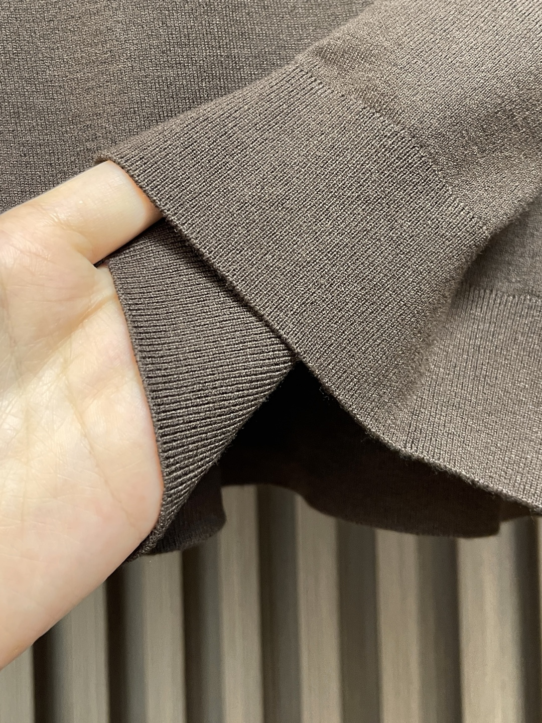 🛒🛒Brioni布莱奥尼 秋冬新品翻领长袖羊毛衫，作为年度最是经典单品，经过设计重新演绎，质感绝佳，手感