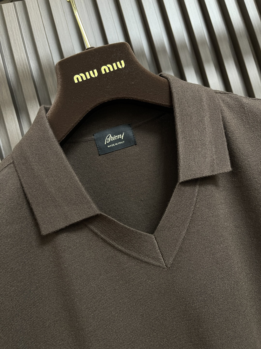 🛒🛒Brioni布莱奥尼 秋冬新品翻领长袖羊毛衫，作为年度最是经典单品，经过设计重新演绎，质感绝佳，手感