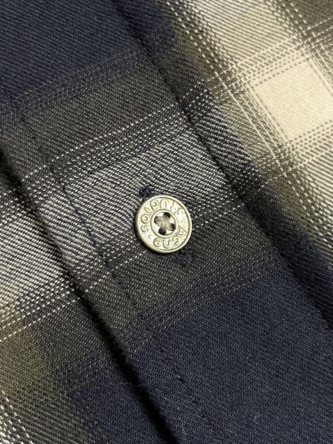 🛒🛒Acne Studios 格纹纽扣长袖衬衫，定制有机棉磨绒格纹斜纹布 纹理清晰 质感十足 舒适贴肤 