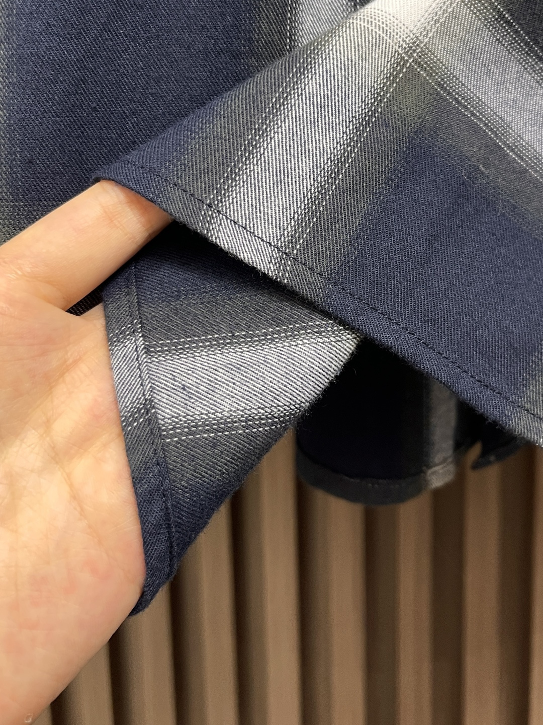 🛒🛒Acne Studios 格纹纽扣长袖衬衫，定制有机棉磨绒格纹斜纹布 纹理清晰 质感十足 舒适贴肤 