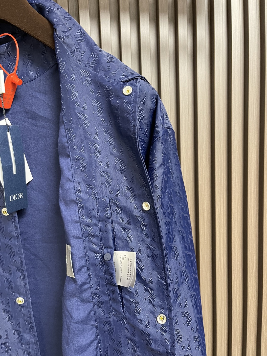 🛒🛒Dior 满印暗纹提花外套，绗缝提花科技面料 Oblique 印花绗缝效果，这款绗缝饰以 Obliq