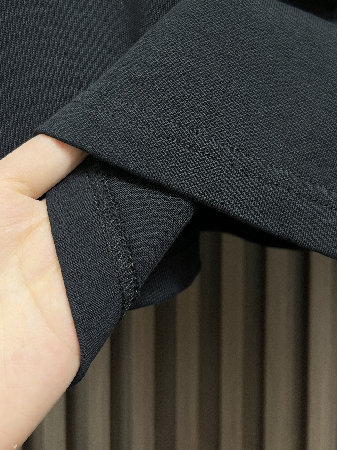 🛒🛒BV 2025SS秋冬新款标语印花长袖T恤，立体logo标识胶印印花工艺，面料定织定染，采用双股双纱