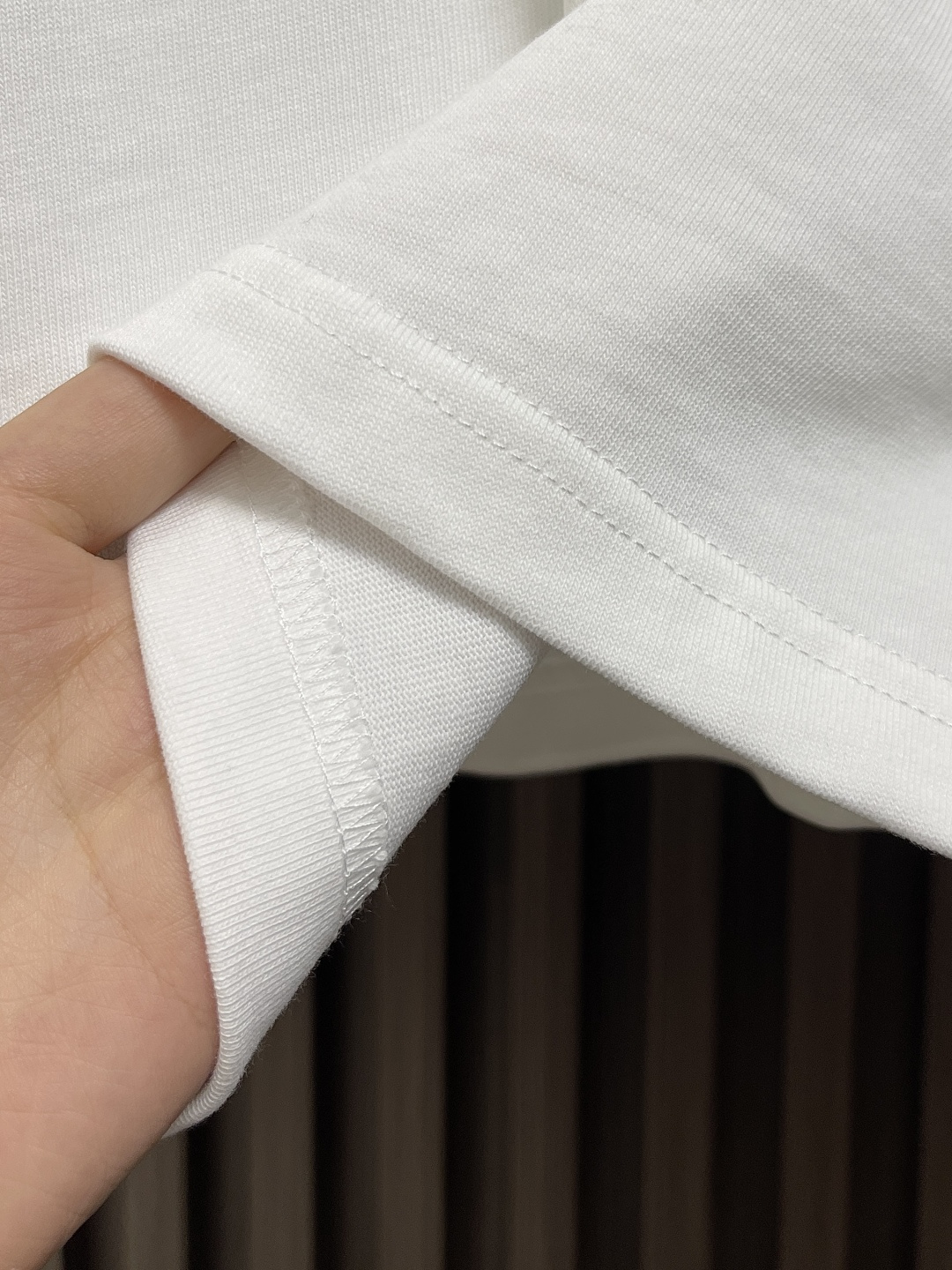 🛒🛒BV 2025SS秋冬新款标语印花长袖T恤，立体logo标识胶印印花工艺，面料定织定染，采用双股双纱