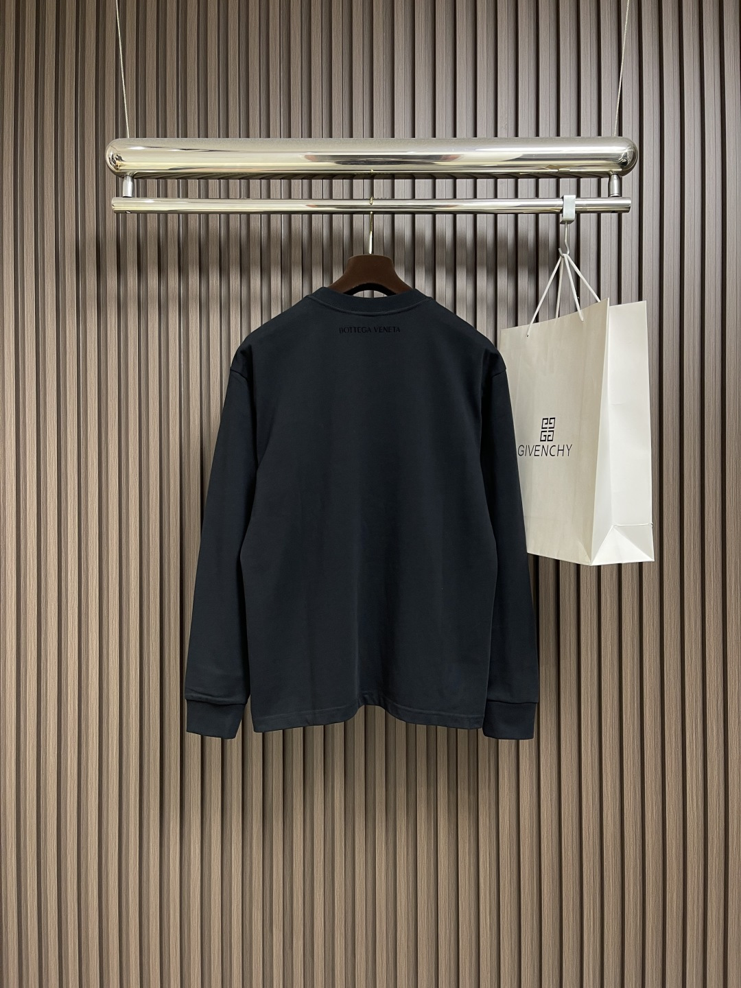 🛒🛒BV 2025SS秋冬新款标语印花长袖T恤，立体logo标识胶印印花工艺，面料定织定染，采用双股双纱