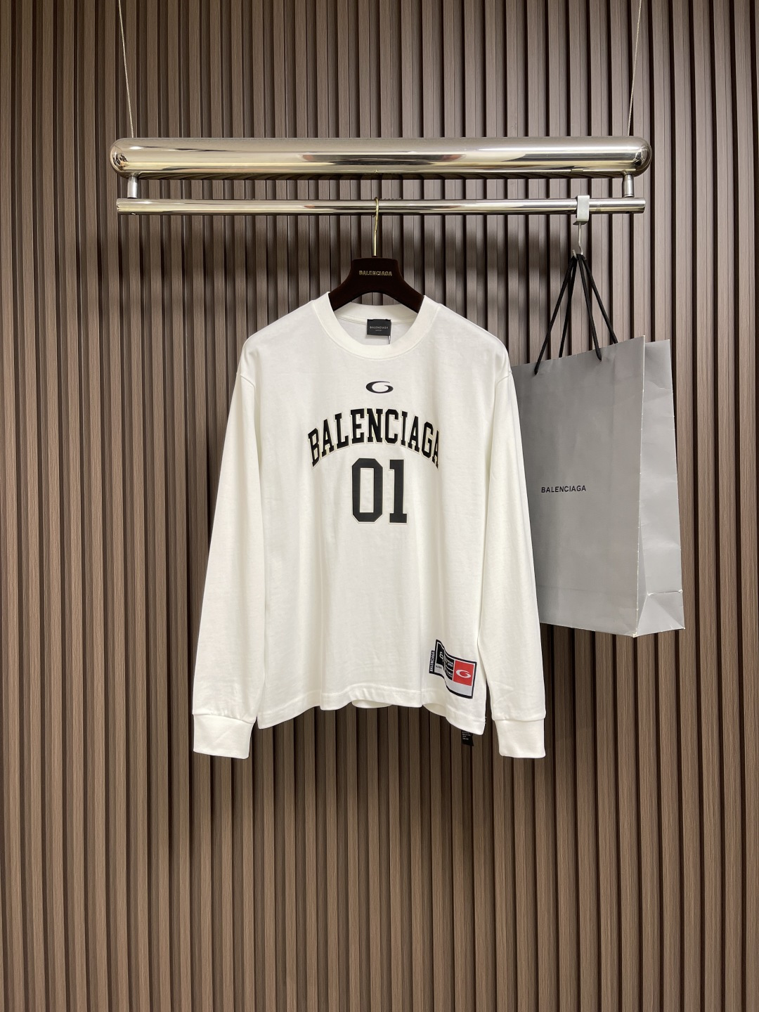 🛒🛒balenciaga 2025FW秋冬新款篮球系列超曼联名01号球衣长袖T恤，衣橱必备单品，都采用了