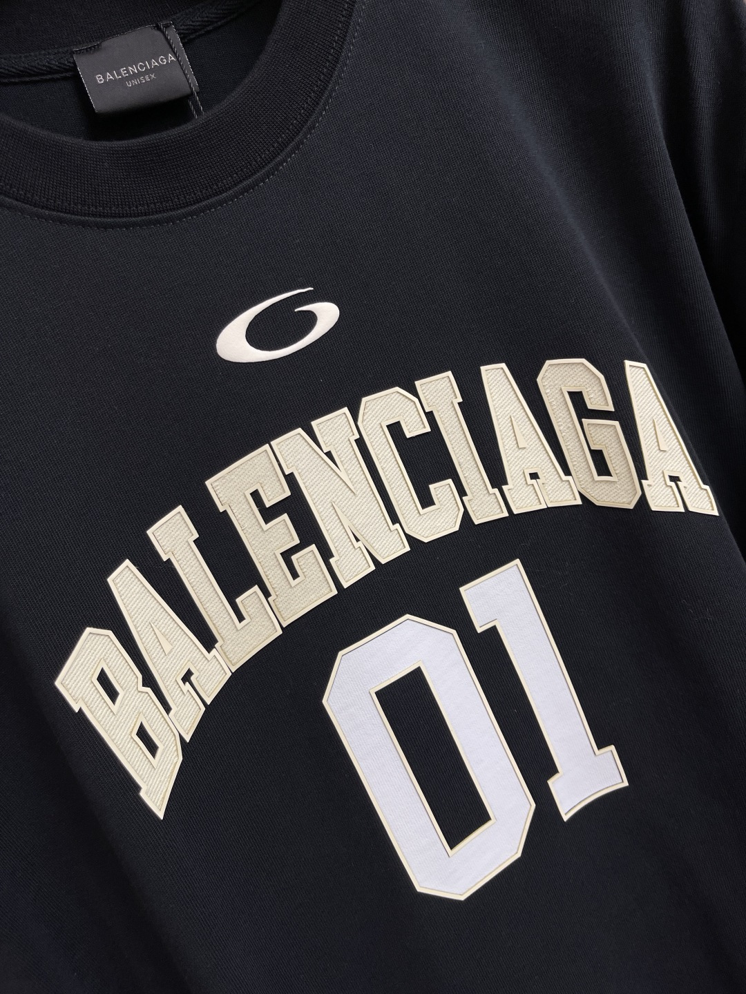 🛒🛒balenciaga 2025FW秋冬新款篮球系列超曼联名01号球衣长袖T恤，衣橱必备单品，都采用了