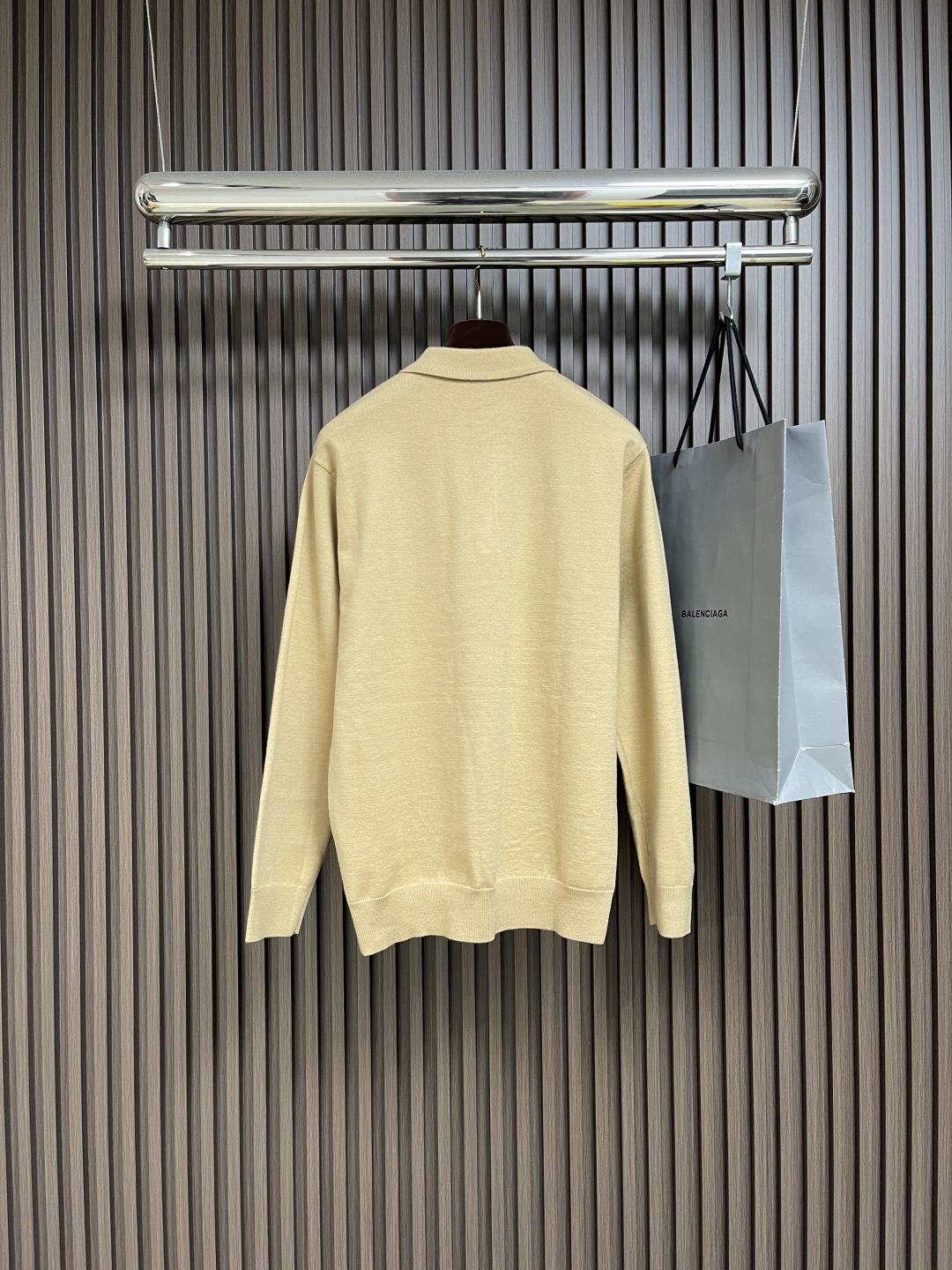 🛒🛒BrunelloCucinelli布鲁内洛．库奇内利 BC 长袖针织POLO衫 看似简约的设计 领口