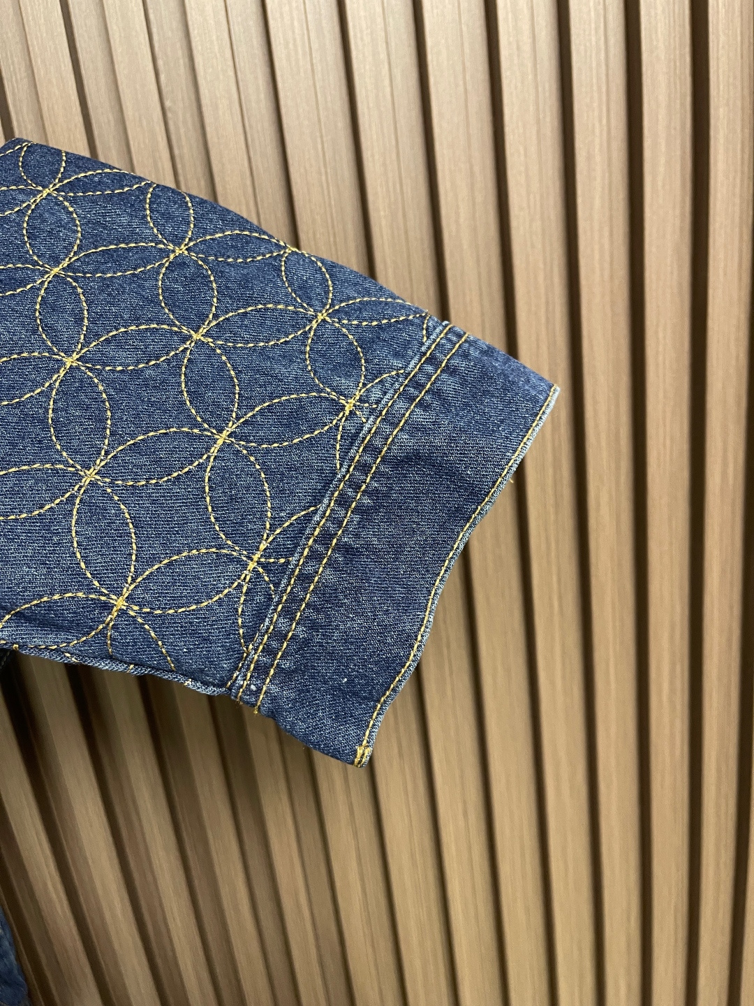 🛒🛒LV x NIGO 牛仔棉服夹克外套，出自Pharrell和Nigo在2025秋冬系列的合作之作，展