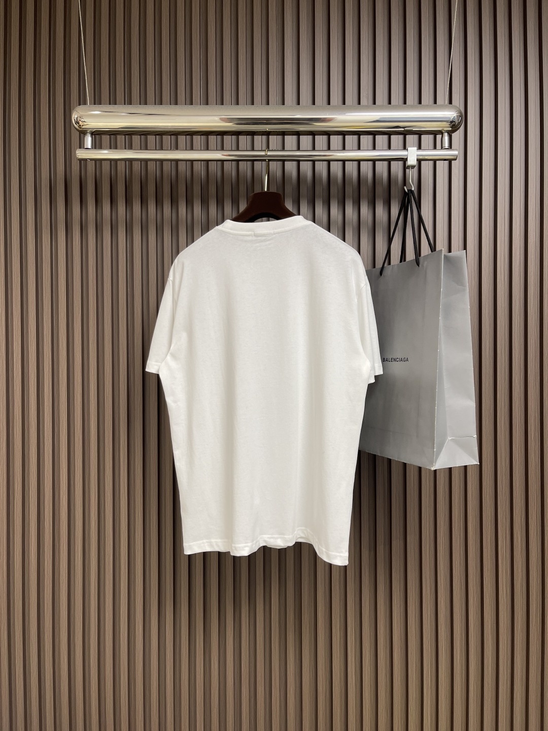 🛒🛒Dior 小标签圆领短袖T恤，棉质平纹针织面料、胸前饰以小标签、罗纹圆领和袖口、常规版型设计、全套辅