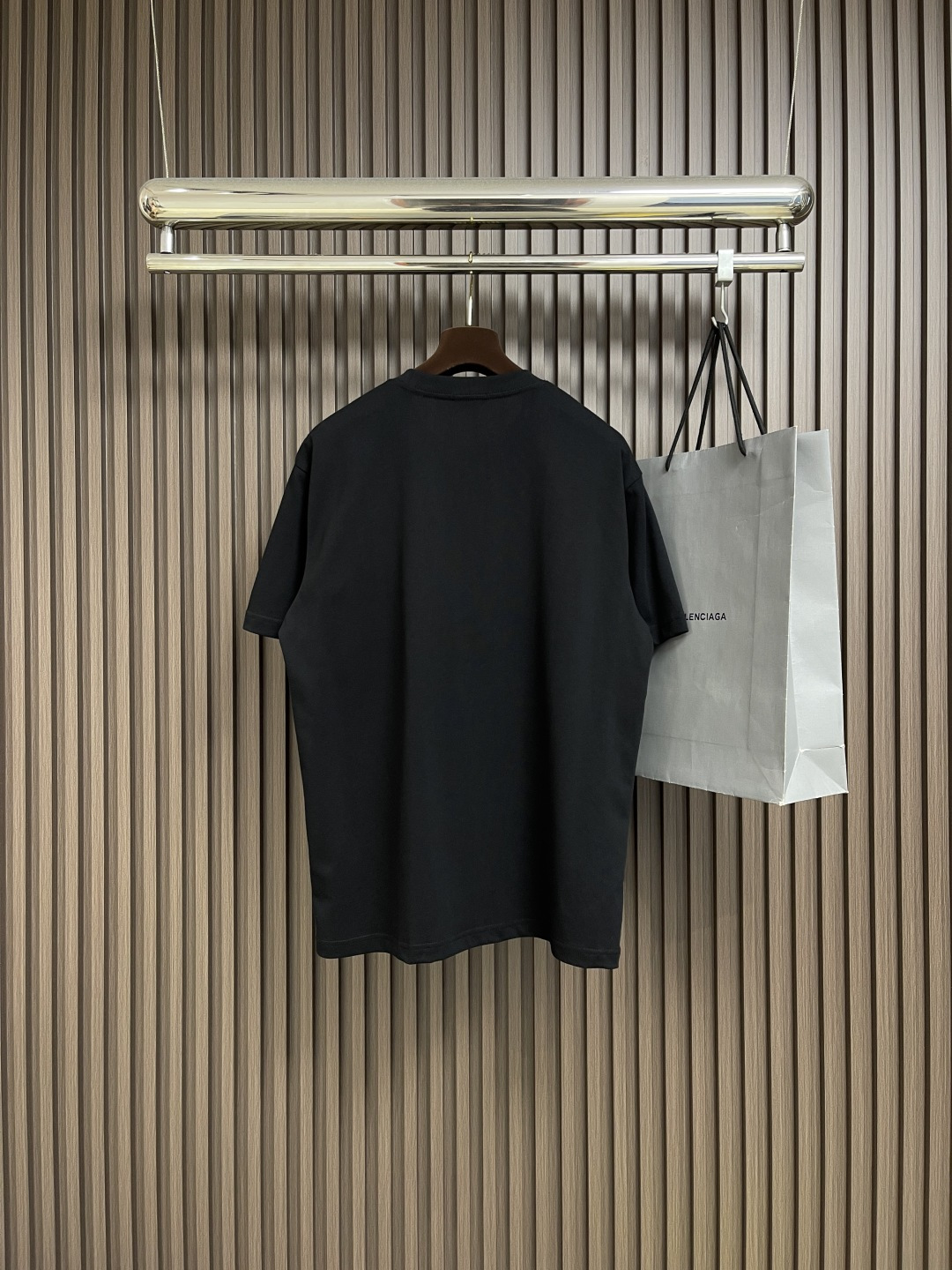 🛒🛒Dior 小标签圆领短袖T恤，棉质平纹针织面料、胸前饰以小标签、罗纹圆领和袖口、常规版型设计、全套辅