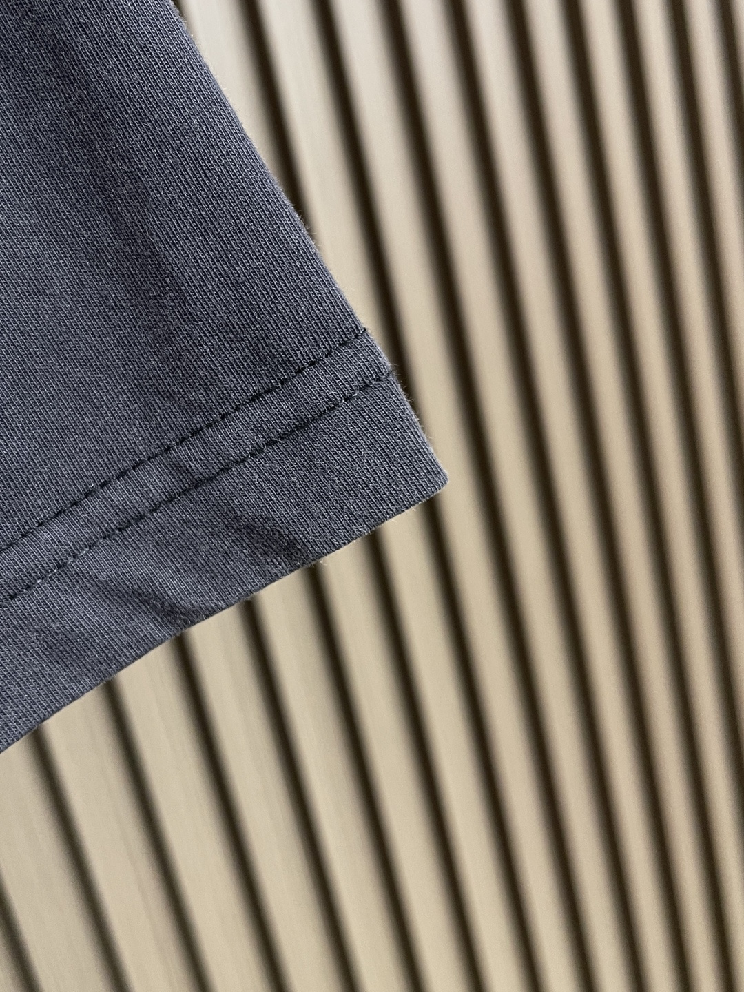 🛒🛒Balenciaga 红字母刺绣圆领短袖T恤，平纹针织面料、中号版型、圆领短袖、正面和背面饰以taP