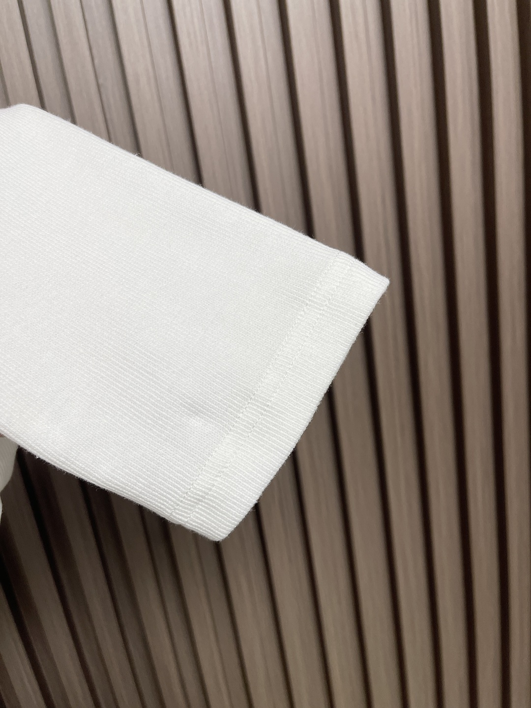 🛒🛒Celine 凯旋门刺绣长袖T恤 定制逸韧全棉针织绸 柔软顺滑 舒适贴肤 以深邃黑色为底 沉稳大气 