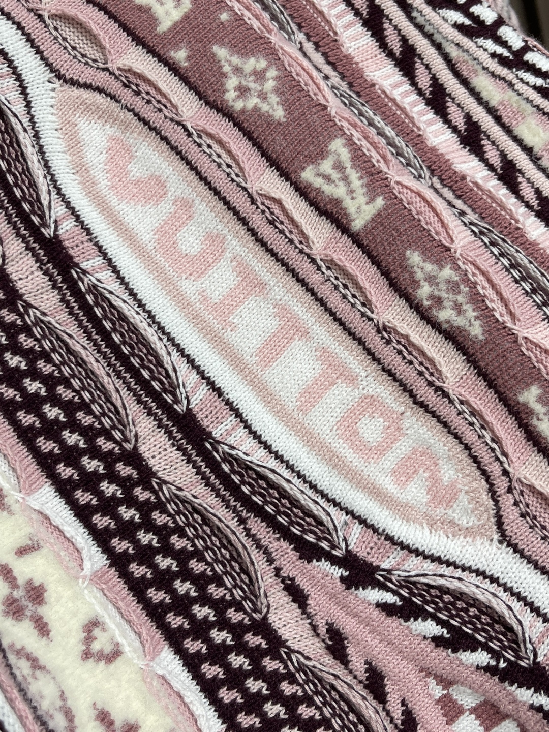 🛒🛒LV x Nigo联名款Monogram花㚏提花重工半拉链立领毛衣，Nigo系列Monogram花㚏