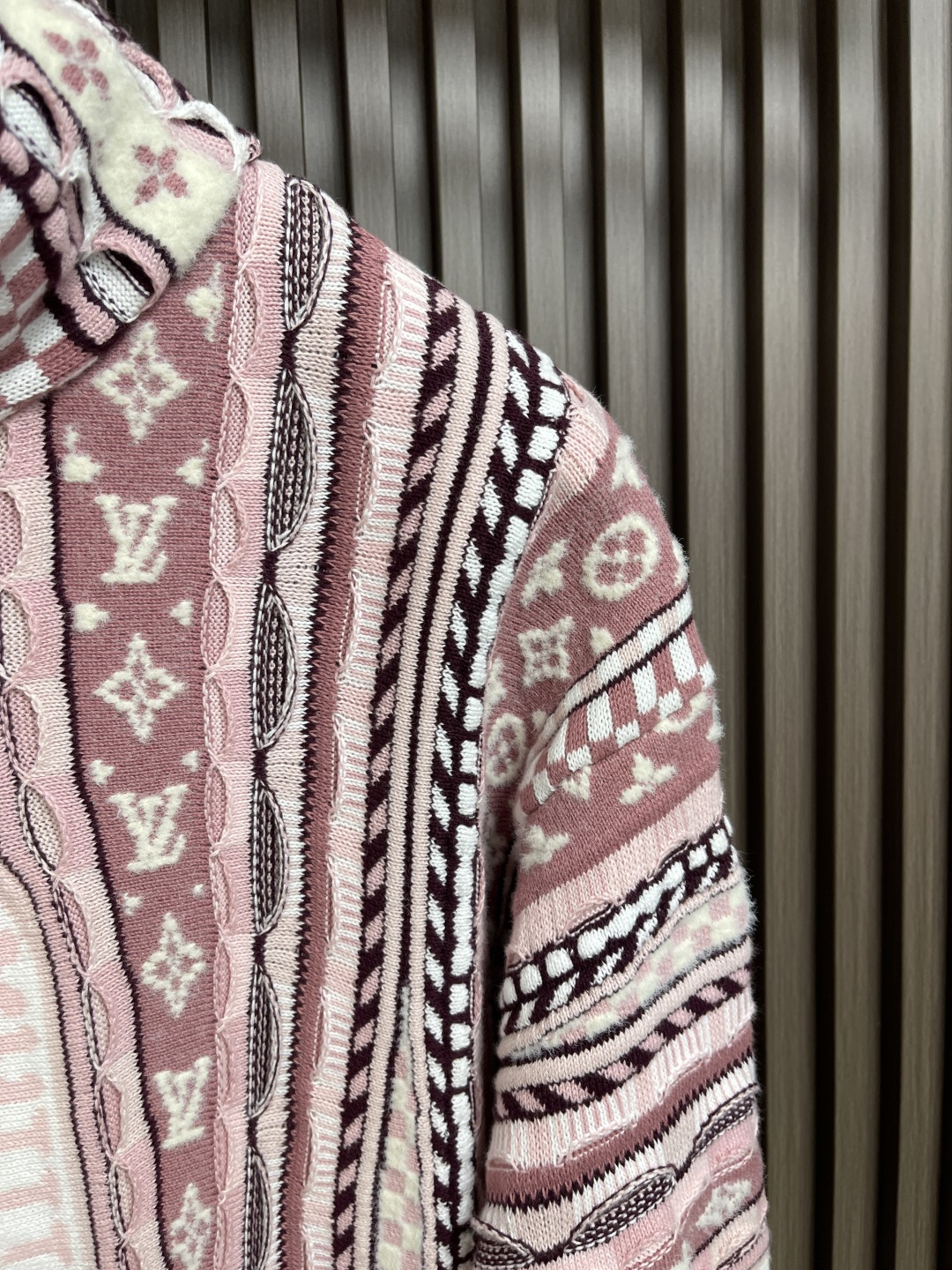 🛒🛒LV x Nigo联名款Monogram花㚏提花重工半拉链立领毛衣，Nigo系列Monogram花㚏