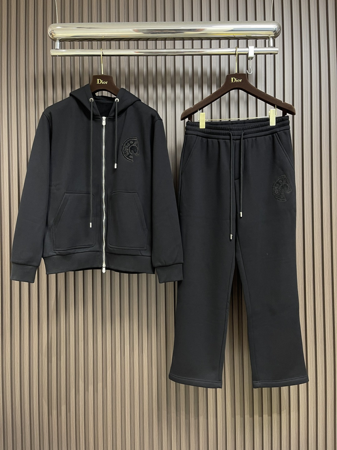 上衣🛒Hermes 2025SS秋冬新款男士拉链卫衣套装卫裤、商务休闲款！！重在面料！婴儿肌肤般的柔滑！