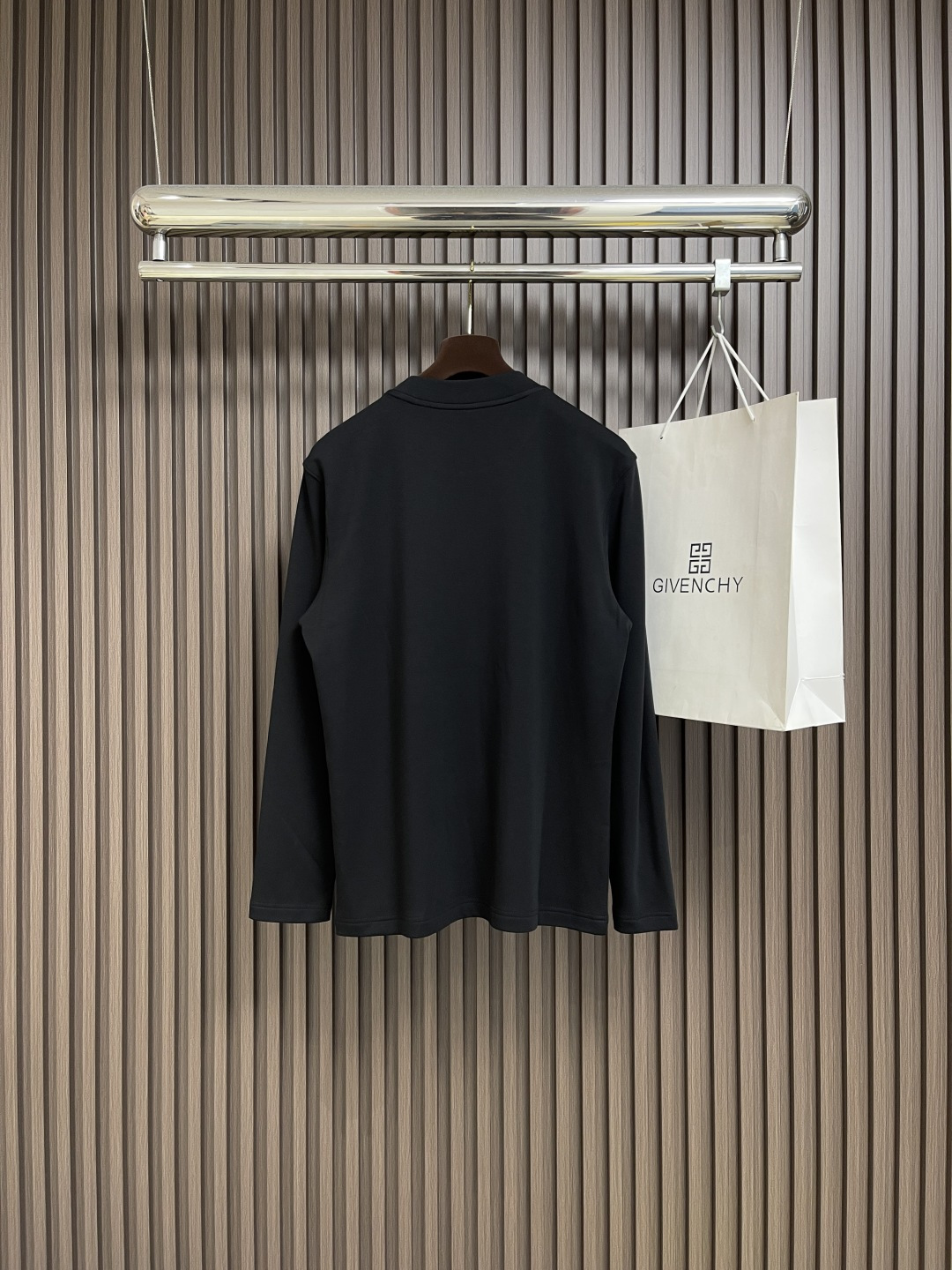 🛒🛒HERMES 2025SS秋冬圆领长袖T恤，氨丝光磨毛，时尚logo拼皮！氨面料上身舒适爽滑，纯棉精