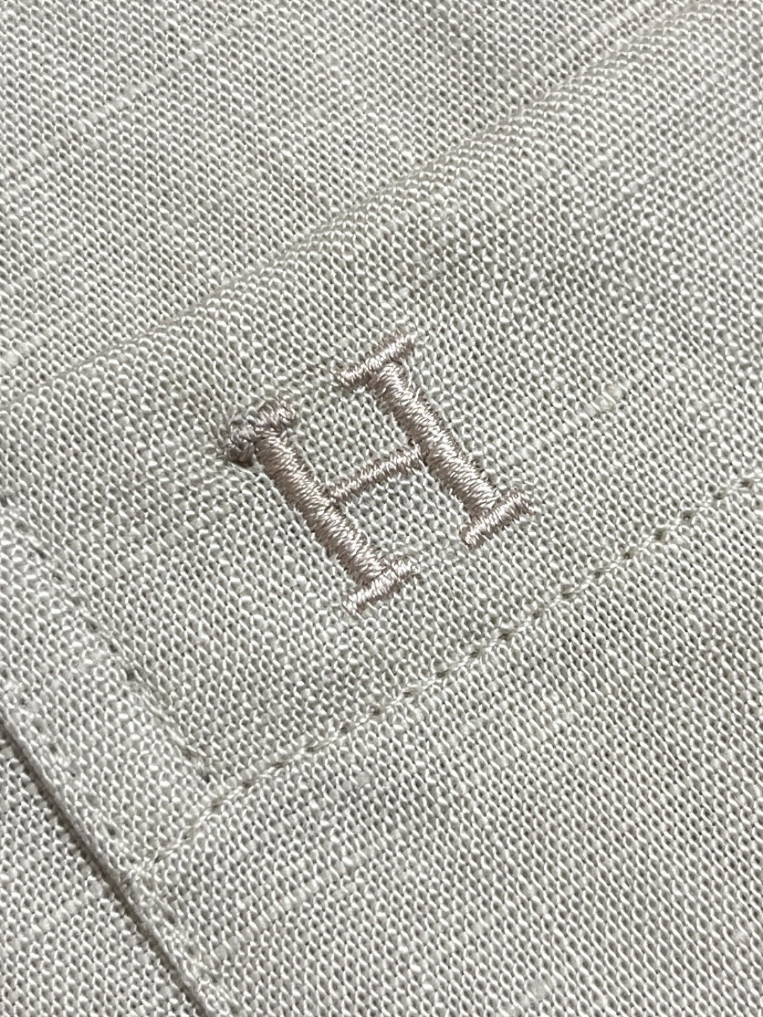 🛒🛒Hermes 2025ss秋季新款天然亚麻材质休闲长袖衬衫 合体的剪裁 五金辅料全品相 面料采用天然