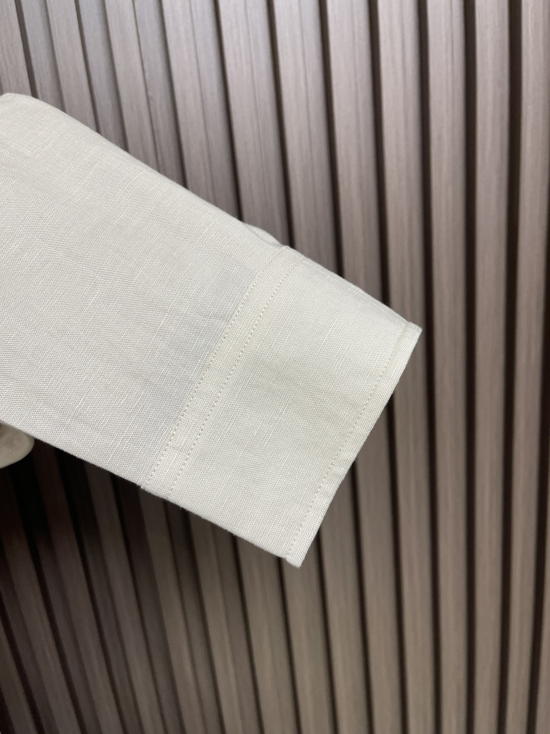 🛒🛒Hermes 2025ss秋季新款天然亚麻材质休闲长袖衬衫 合体的剪裁 五金辅料全品相 面料采用天然