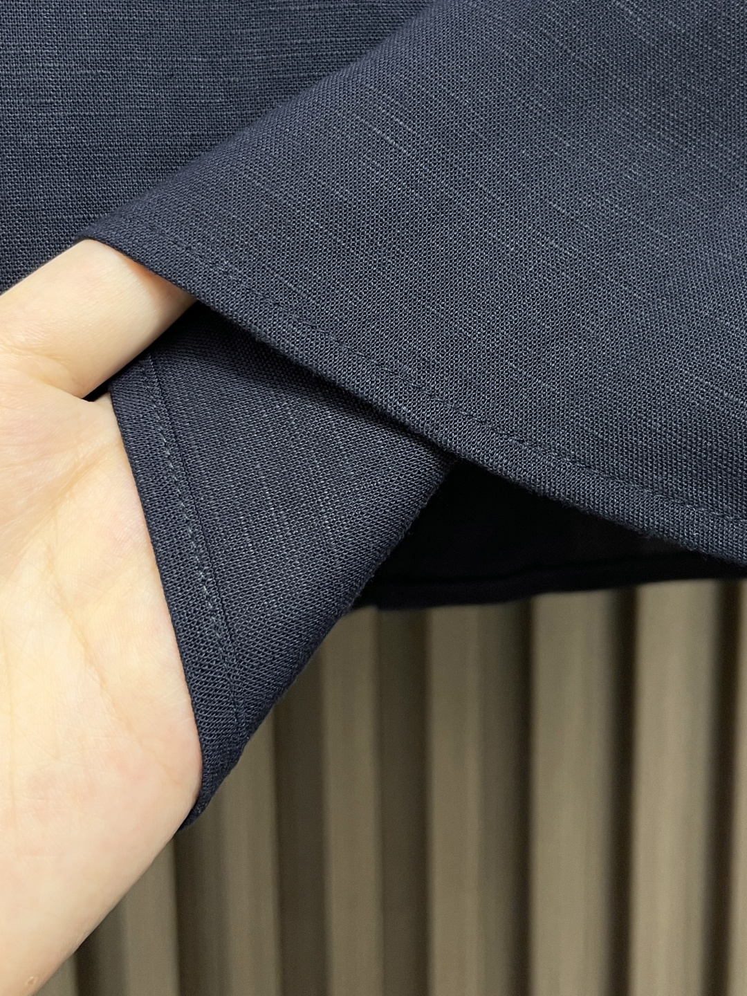 🛒🛒Hermes 2025ss秋季新款天然亚麻材质休闲长袖衬衫 合体的剪裁 五金辅料全品相 面料采用天然