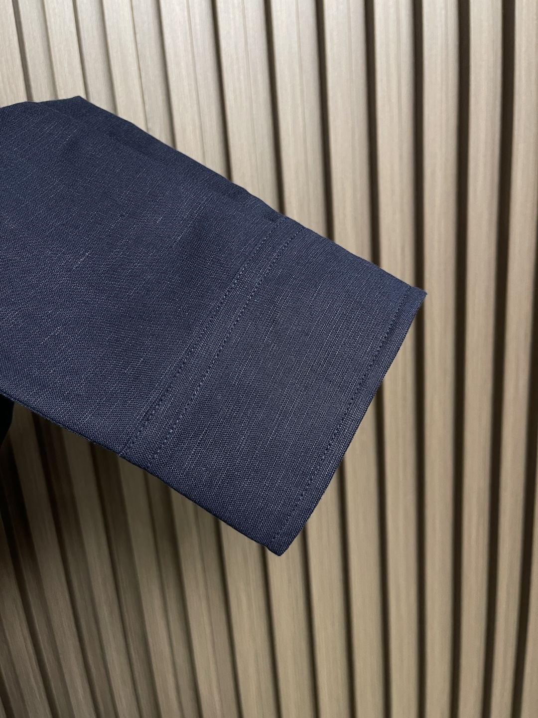 🛒🛒Hermes 2025ss秋季新款天然亚麻材质休闲长袖衬衫 合体的剪裁 五金辅料全品相 面料采用天然