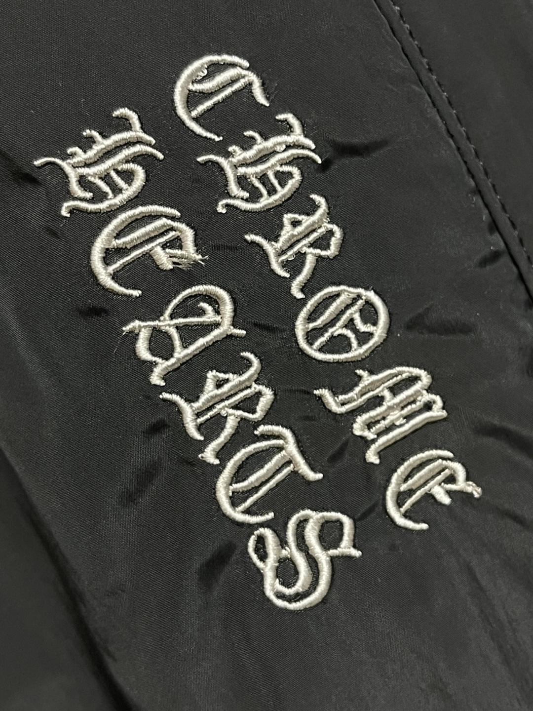🛒🛒CH 克罗心重磅伞兵裤拼皮十字架 定制克罗心五金 宽松慵懒版型，定织定染需要正面先做碳磨再做磨毛处理