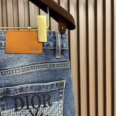 🛒🛒Dior 新款刺绣标识牛仔裤 进口土耳其纯棉牛仔牛面料 色泽靓丽,透气,修身版型 微弹力面料 随意百 🛒🛒Dior 新款刺绣标识牛仔裤 进口土耳其纯棉牛仔牛面料 色泽靓丽,透气,修身版型 微弹力面料 随意百