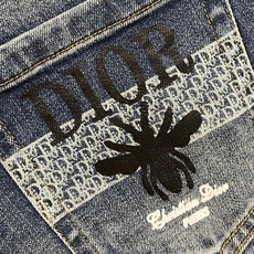 🛒🛒Dior 新款刺绣标识牛仔裤 进口土耳其纯棉牛仔牛面料 色泽靓丽,透气,修身版型 微弹力面料 随意百 🛒🛒Dior 新款刺绣标识牛仔裤 进口土耳其纯棉牛仔牛面料 色泽靓丽,透气,修身版型 微弹力面料 随意百