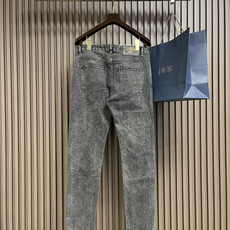 🛒🛒GUCCI 男士直筒休闲牛仔裤 现代时尚的剪裁设计,客供日本denim平纹棉质牛仔面料梭织生产.顶尖 🛒🛒GUCCI 男士直筒休闲牛仔裤 现代时尚的剪裁设计,客供日本denim平纹棉质牛仔面料梭织生产.顶尖