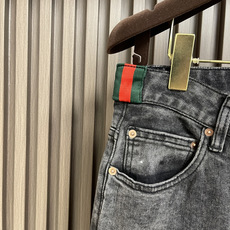 🛒🛒GUCCI 男士直筒休闲牛仔裤 现代时尚的剪裁设计,客供日本denim平纹棉质牛仔面料梭织生产.顶尖 🛒🛒GUCCI 男士直筒休闲牛仔裤 现代时尚的剪裁设计,客供日本denim平纹棉质牛仔面料梭织生产.顶尖