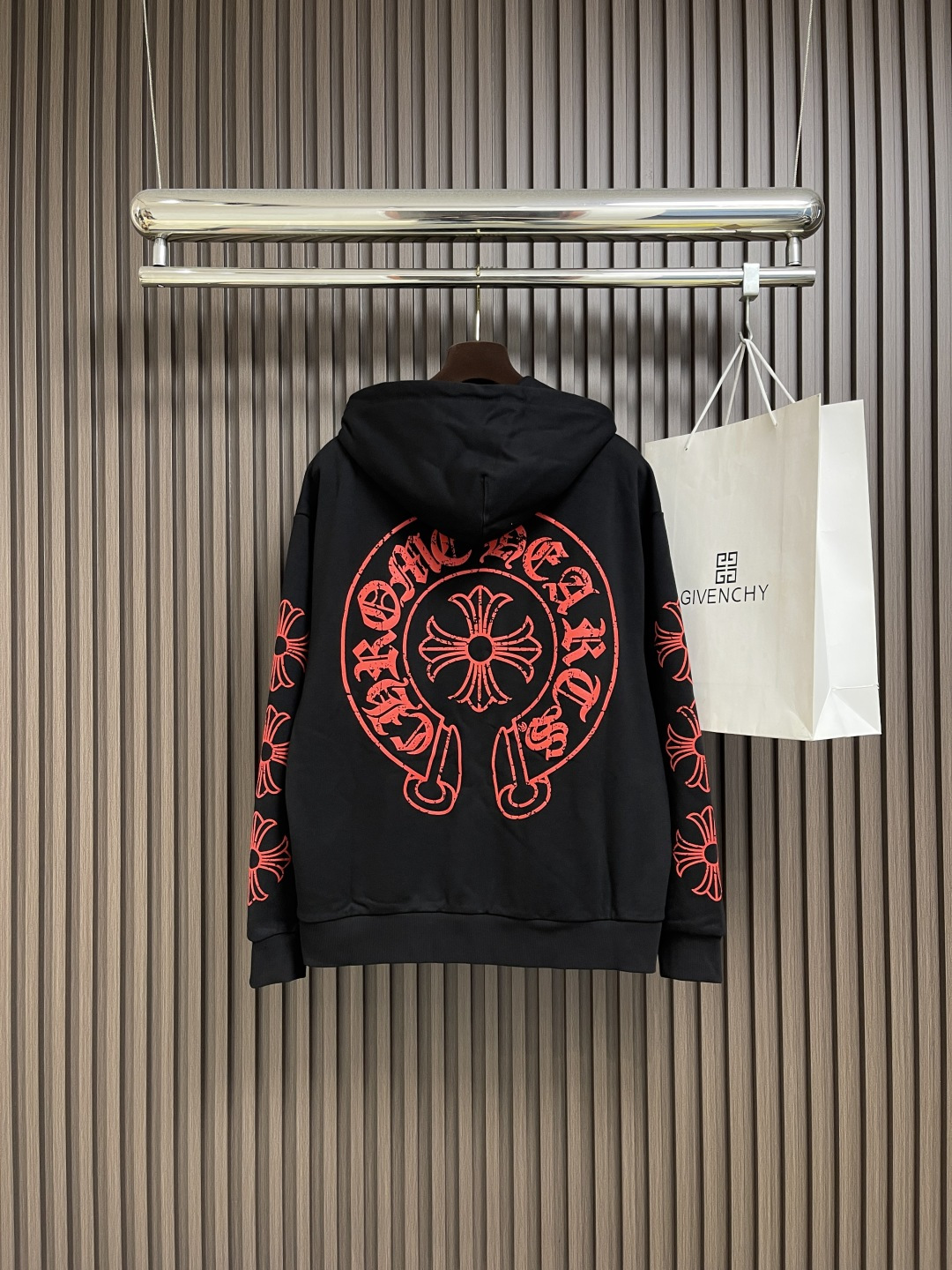 🛒🛒CH Come Hearts 2025FW 红十字架印花拉链连帽外套，高克重高密度高品质 毛料柔软细