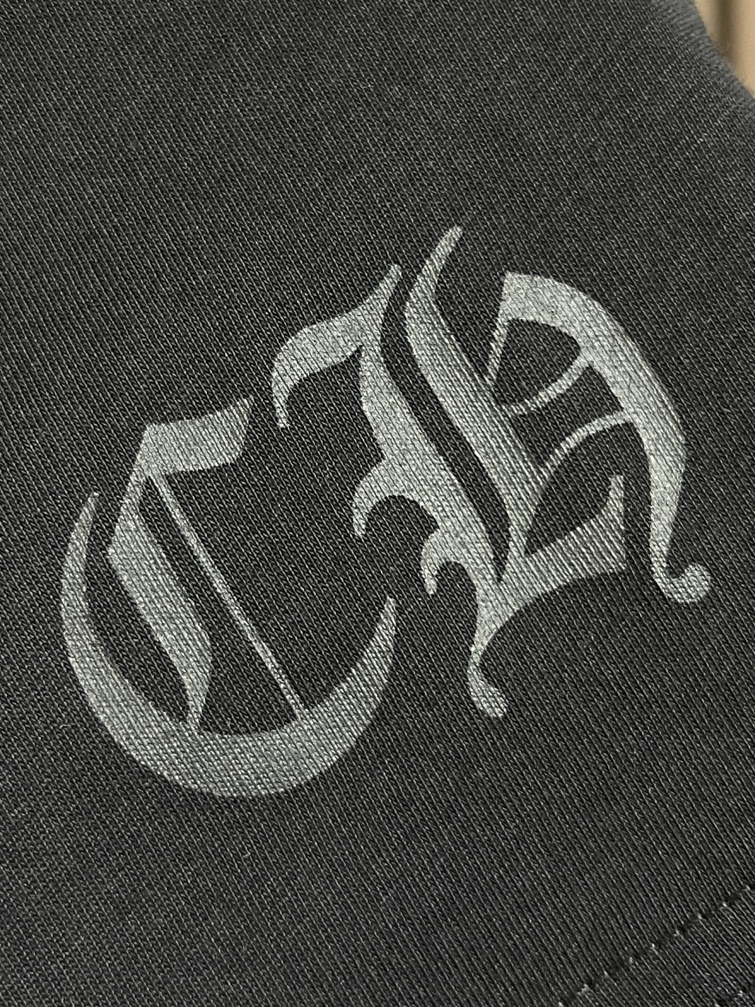 🛒🛒Come hearts CH 克罗心涂鸦字母限定梵文印花长袖T恤，领口袖口高克重螺纹，面料定织定染2