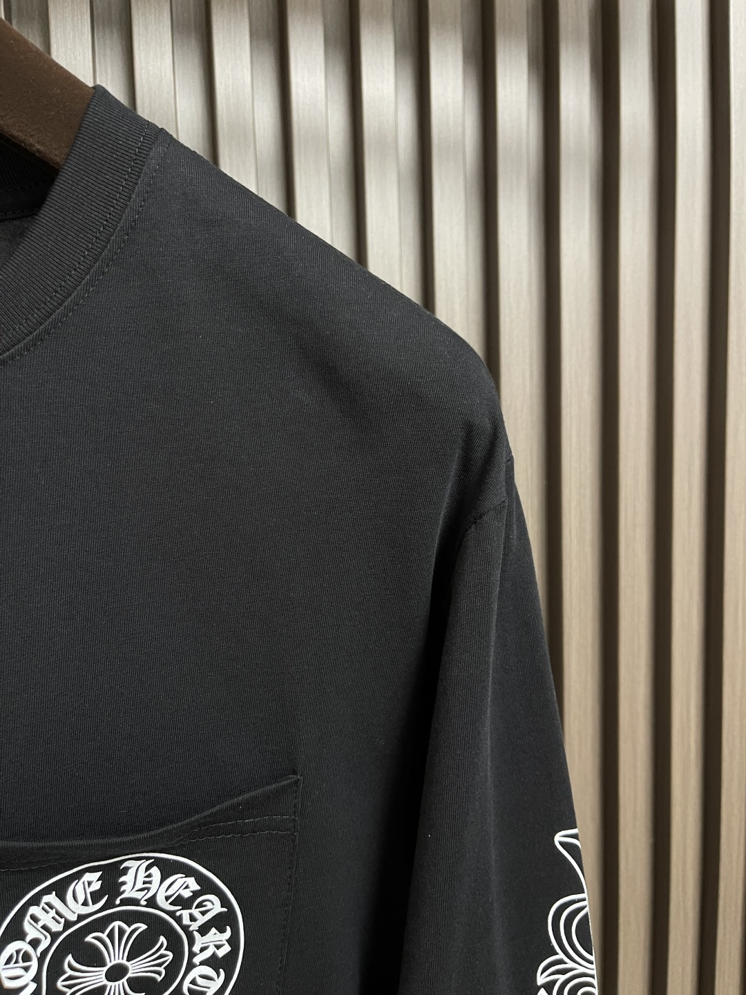 🛒🛒Come hearts CH 克罗心涂鸦字母限定梵文印花长袖T恤，领口袖口高克重螺纹，面料定织定染2