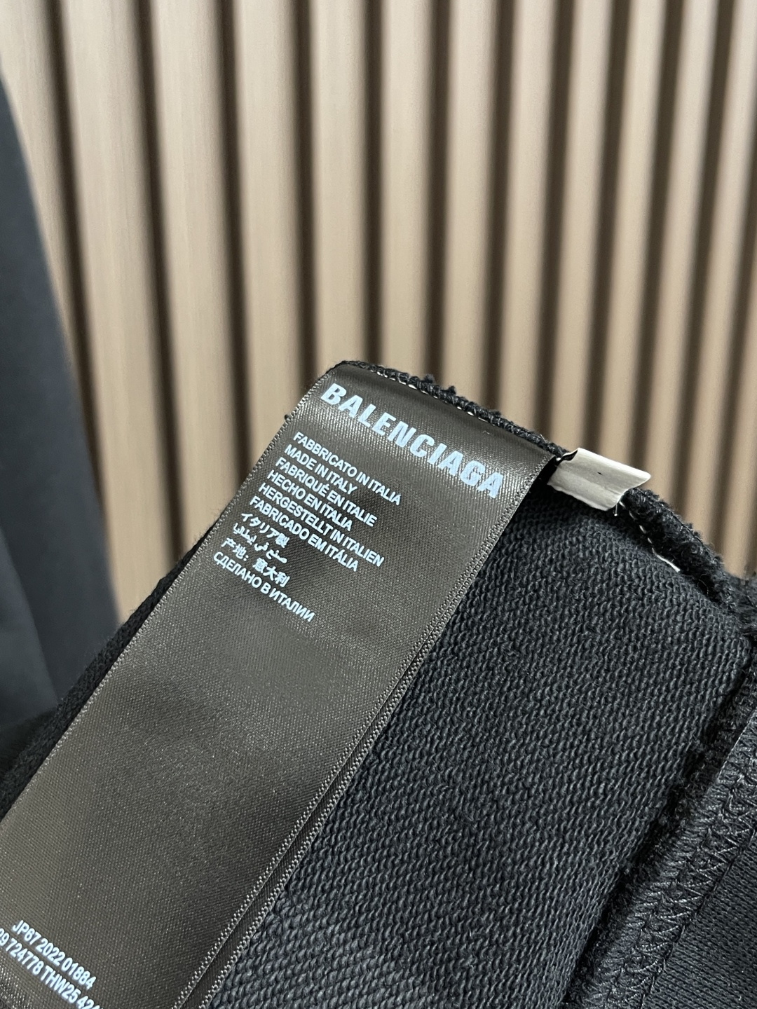 🛒🛒balenciaga 印花连帽卫衣，配置了高支数翻绒面料面料，卫衣面料高达430克，份量感十足，高密
