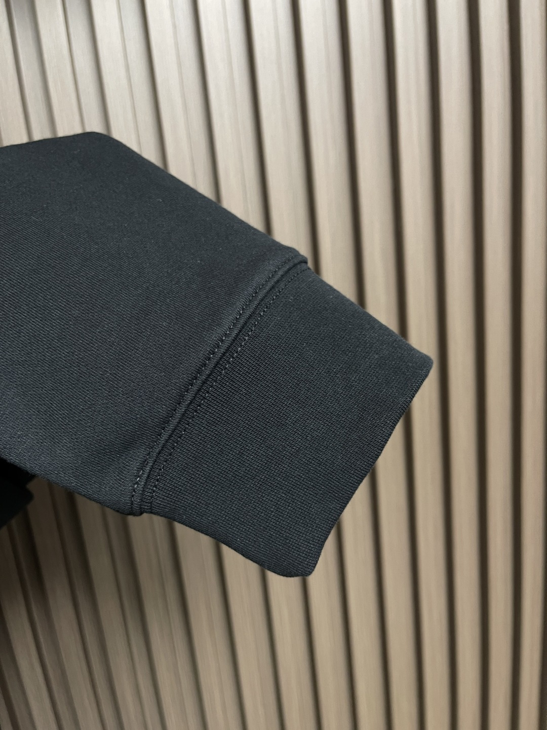 🛒🛒balenciaga 印花连帽卫衣，配置了高支数翻绒面料面料，卫衣面料高达430克，份量感十足，高密