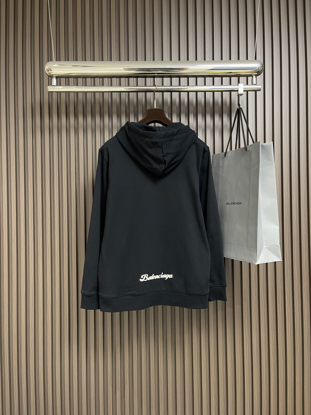 🛒🛒balenciaga 印花连帽卫衣，配置了高支数翻绒面料面料，卫衣面料高达430克，份量感十足，高密