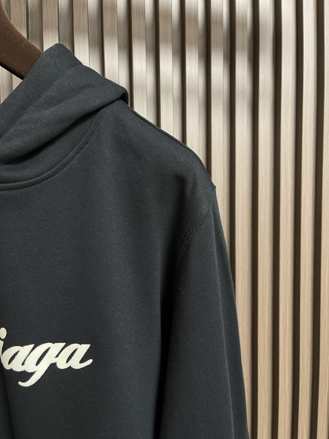 🛒🛒balenciaga 印花连帽卫衣，配置了高支数翻绒面料面料，卫衣面料高达430克，份量感十足，高密