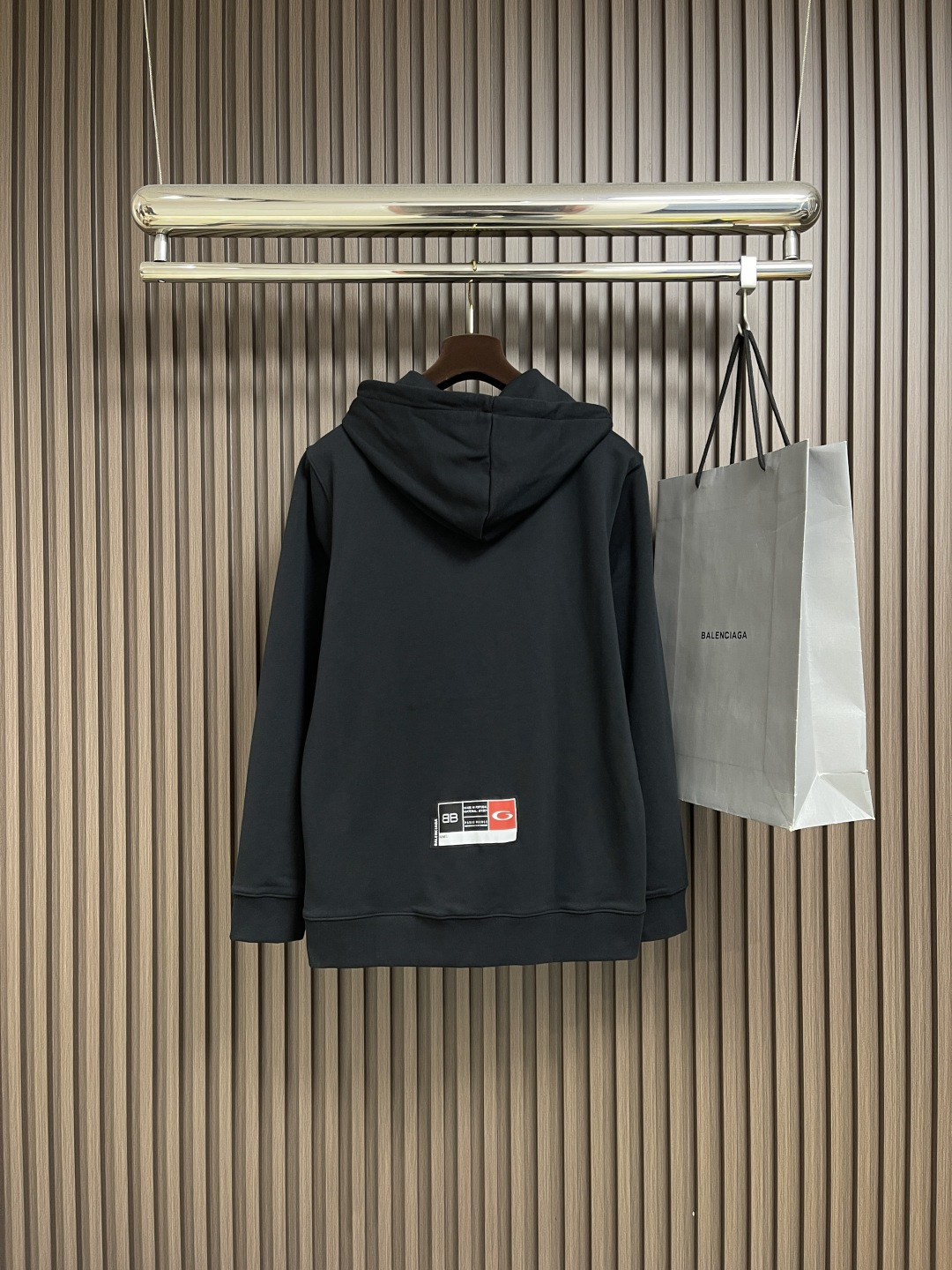 🛒🛒balenciaga 印花连帽卫衣，配置了高支数翻绒面料面料，卫衣面料高达430克，份量感十足，高密