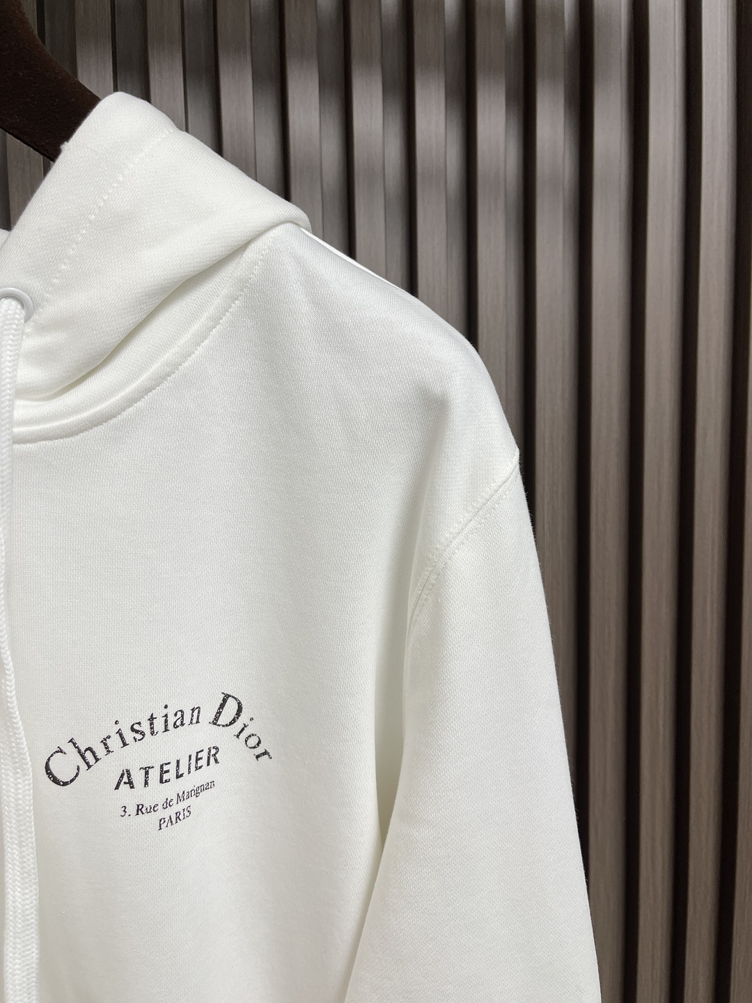 🛒🛒Dior 2025ss字母印花连帽卫衣，棉质起绒鱼鳞底面料、联名系列标志印花、连帽卫衣版型、正面袋鼠