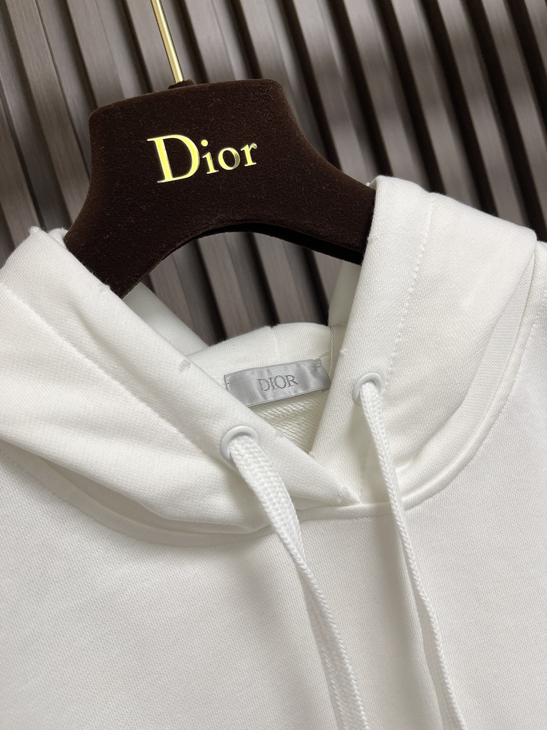 🛒🛒Dior 2025ss字母印花连帽卫衣，棉质起绒鱼鳞底面料、联名系列标志印花、连帽卫衣版型、正面袋鼠